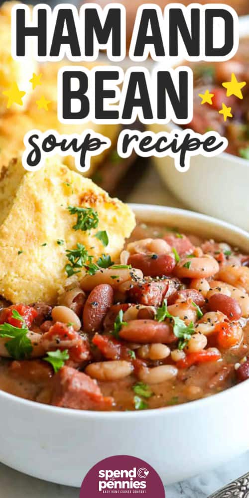 Nahaufnahme des Rezepts für Crock Pot Ham and Bean Soup mit einem Titel